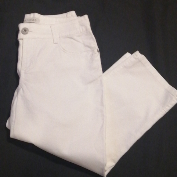NWOT, jeanstar ladies white capris, size..4 - Picture 2 of 10